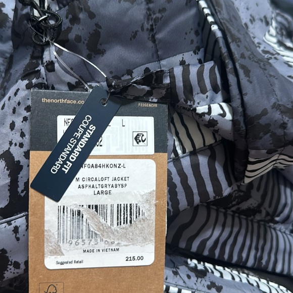 NWT The North Face
Long Sleeve Circaloft Abstract Printed Jacket - Picture 10 of 10